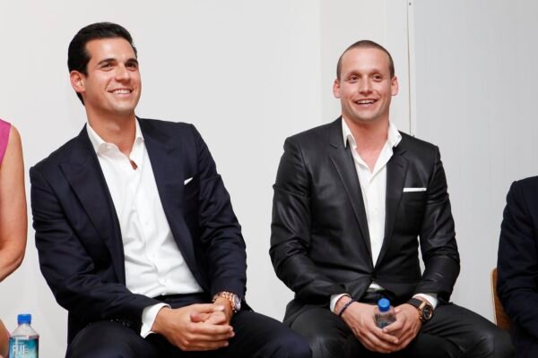 Três irmãos são acusados de drogar e estuprar mulheres por mais de uma década nos EUA