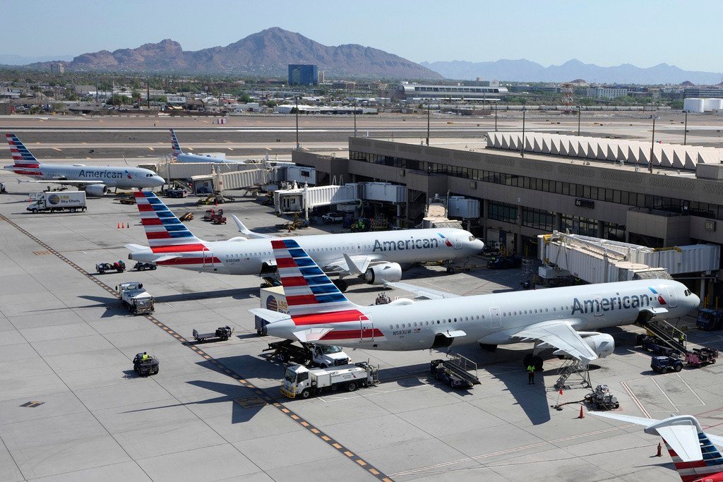 Caos aéreo nos EUA: problema técnico faz American Airlines cancelar todos os voos internos