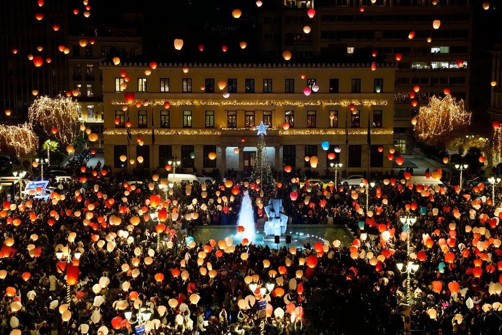 Véspera de Natal é celebrada ao redor do mundo; FOTOS