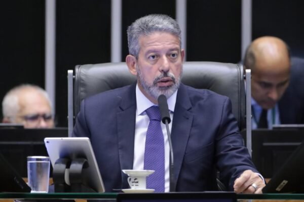 Pautas de direita avançam na Câmara com conservadores à frente da CCJ