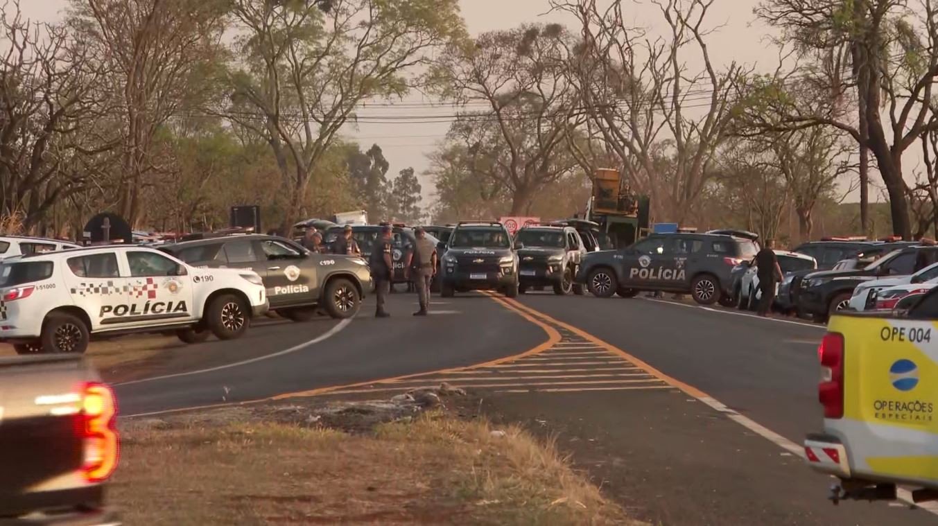 Força-tarefa deflagra operação para prender quadrilha de roubos a carros-fortes em SP