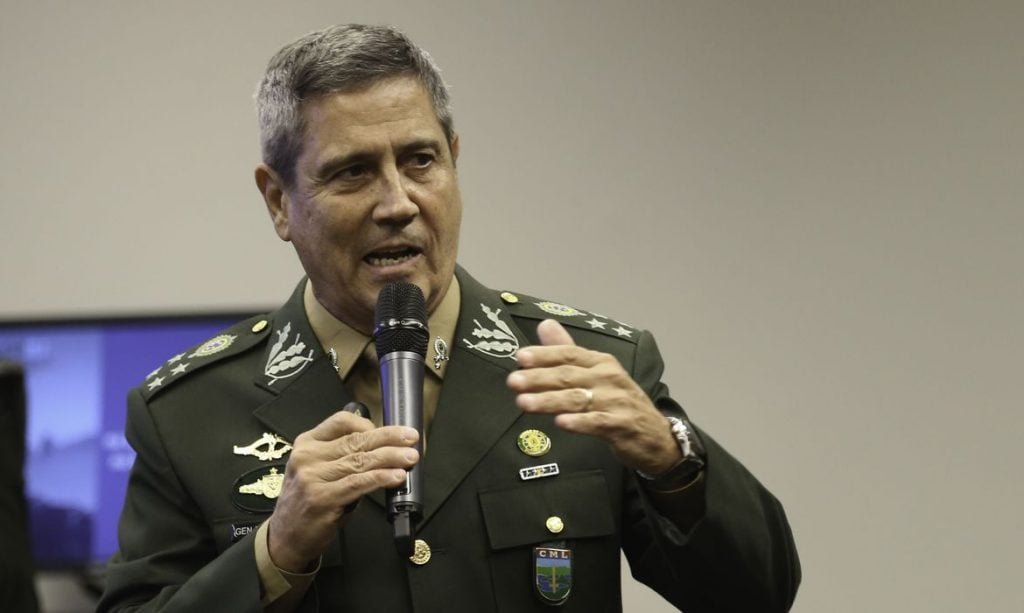 Preso em QG do Exército, Braga Netto é vigiado 24 horas por dia