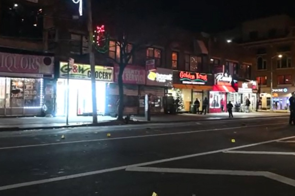 Seis pessoas são baleadas em Nova York em tiroteio antes da véspera de Ano Novo