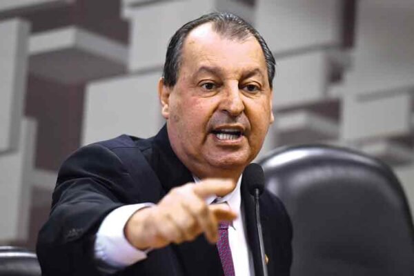 Com a aprovação da reforma tributária, senadores garantem R$ 3,5 bi para refinaria em Manaus