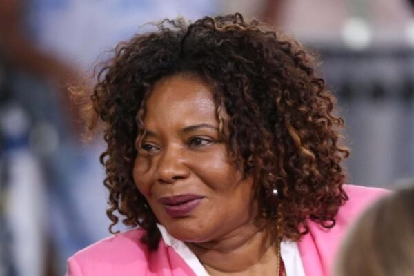 Ministra comemora R$ 15 bi para projetos culturais em 2025