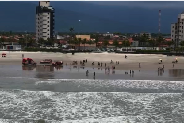 Corpo de turista que se afogou na frente da namorada é encontrado em praia no litoral de SP