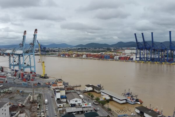 Justiça autoriza Autoridade Portuária de Santos a assumir Porto de Itajaí (SC) em 2025