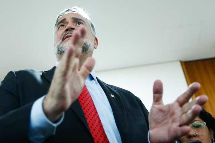 Críticas de Lula reforçam certeza de aliados sobre queda de Pimenta na Comunicação