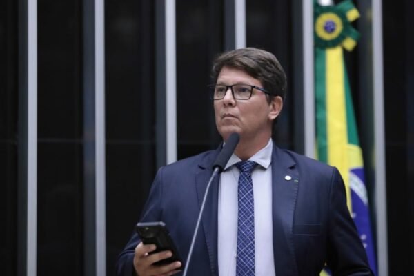 ‘A educação brasileira está falida’, diz Mário Frias