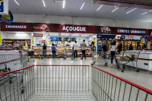 Carnes aumentam 8% em novembro; aves e ovos, 1,36% Carnes aumentam 8% em novembro; aves e ovos, 1,36%