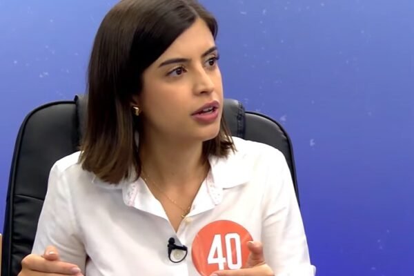 Família de Alexandre de Moraes contrata ex-diretor da PF