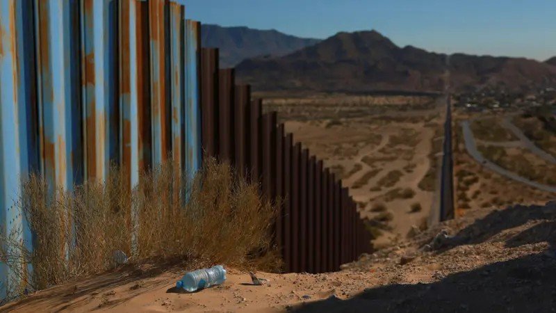 México prepara aplicativo com ‘botão de alerta’ para migrantes ameaçados de deportação nos EUA