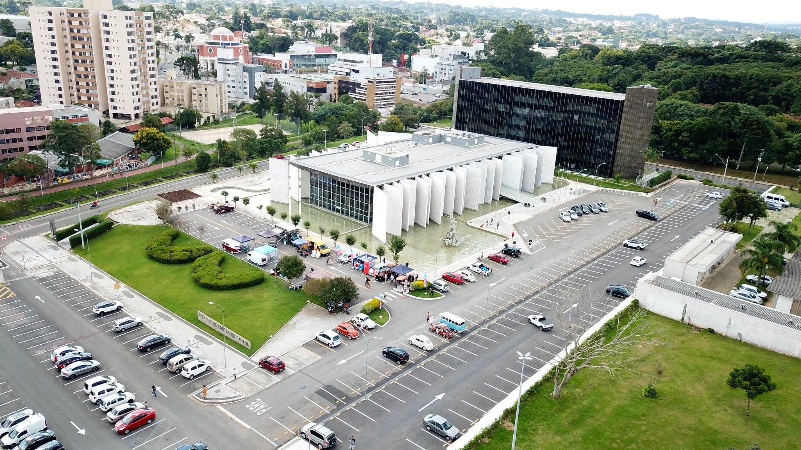 Cidades do Paraná aumentam salários de vereadores para a próxima legislatura