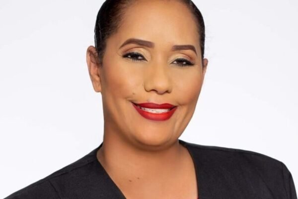 Ministra de Trinidad e Tobago morre junto com os dois filhos em incêndio