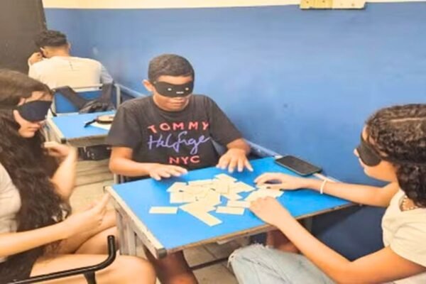 Projeto ‘Visão Inclusiva’ simula desafios de deficientes visuais em Guarujá, SP; entenda