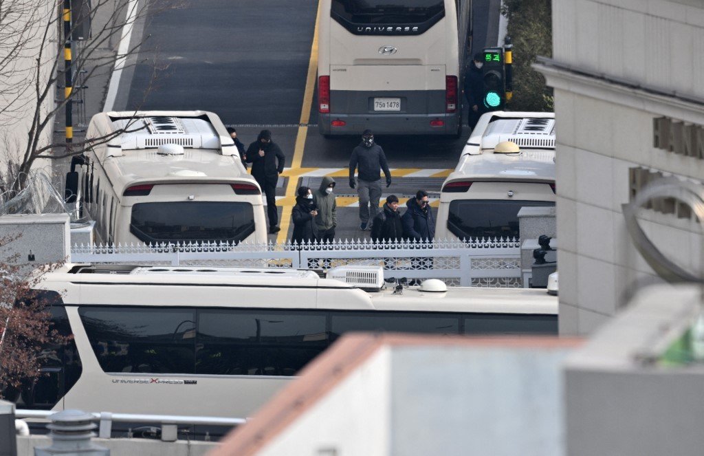Residência do presidente da Coreia do Sul é transformada em ‘fortaleza’ com cercas de arame farpado e barricadas com veículos