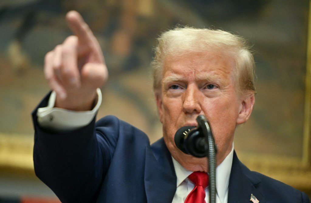 Vingança e acerto de contas delineiam a primeira semana de Trump de volta à Casa Branca