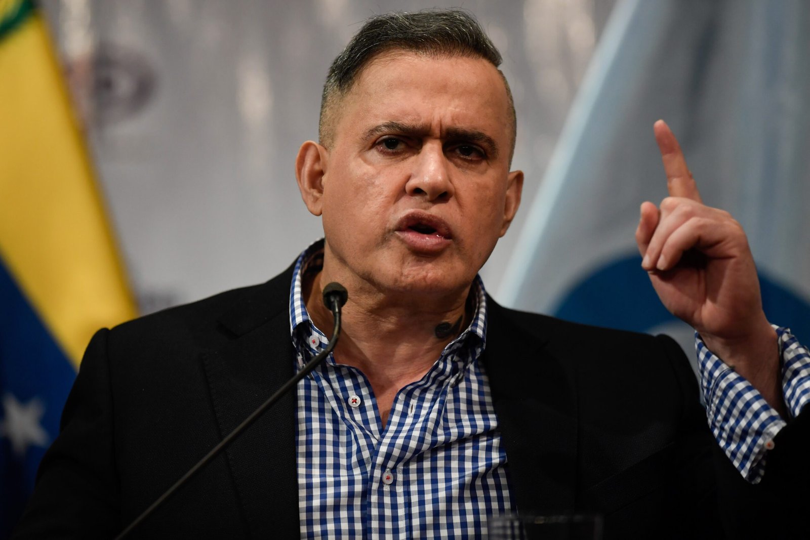 Procurador-geral da Venezuela nega prisão de María Corina Machado e chama caso de ‘teatro’