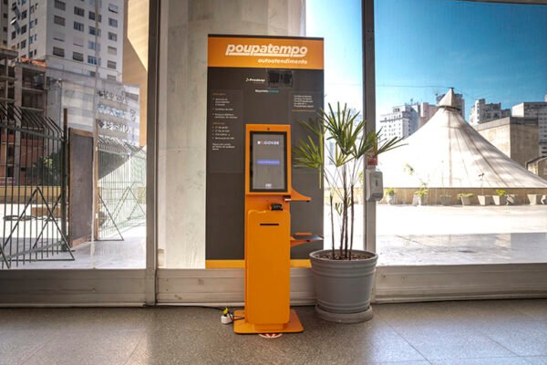 Na Câmara, totem do Poupatempo permite solicitação de 2ª via do RG e outros serviços 