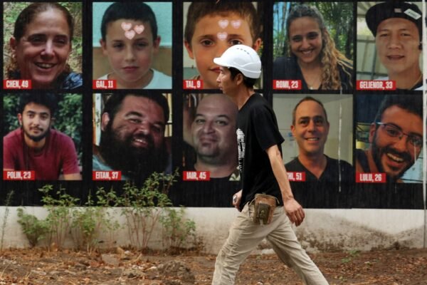 Corpos de mais 2 reféns israelenses são recuperados em Gaza em meio a esforços para novo cessar-fogo