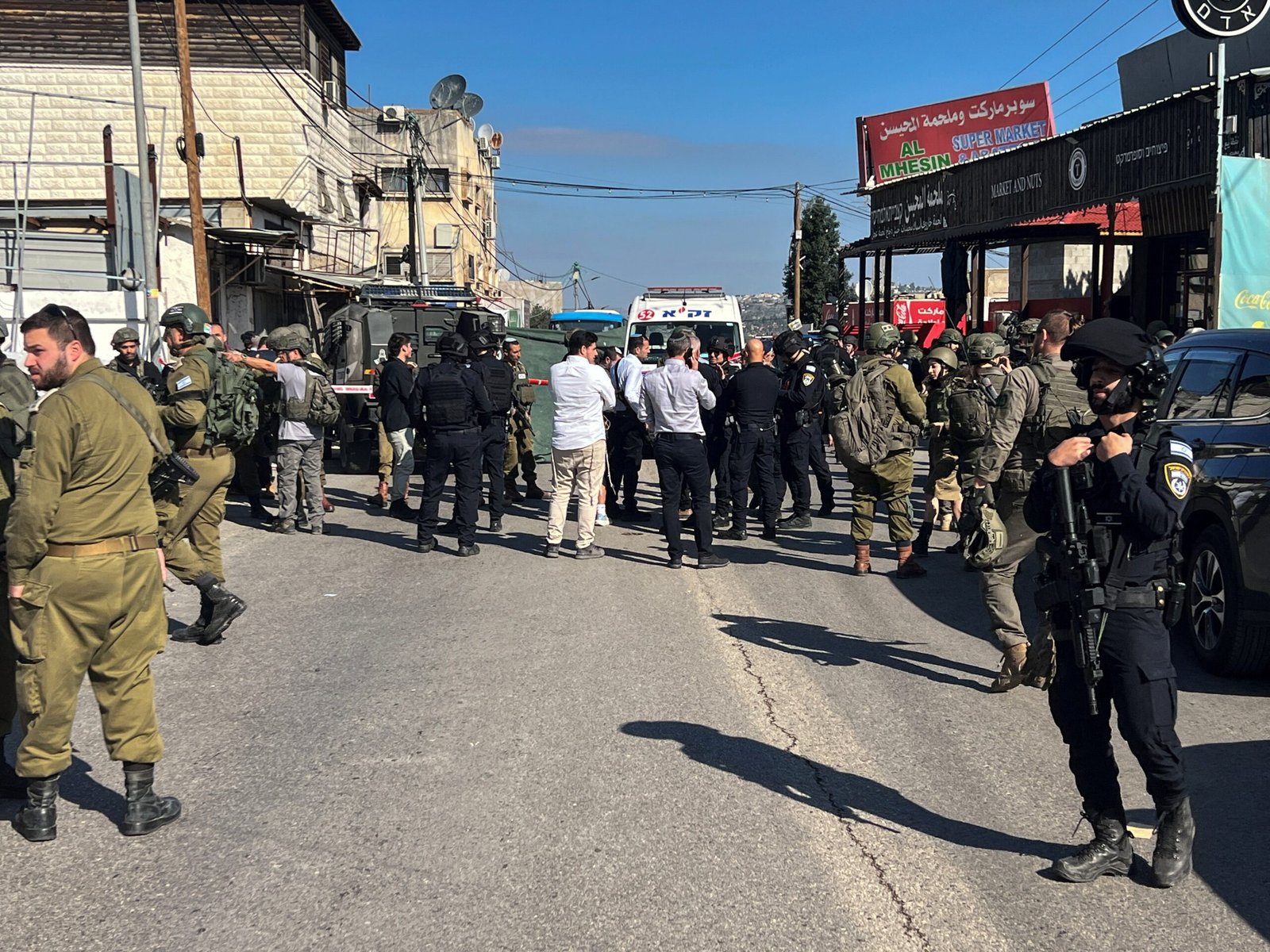 Ataque a tiros contra ônibus mata 3 israelenses na Cisjordânia; ‘Ninguém será poupado’, diz Netanyahu