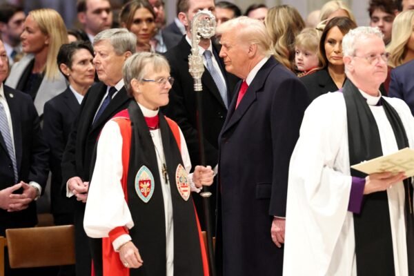 Trump chama bispa de ‘hater’, diz que sermão foi sem inteligência e exige desculpas públicas