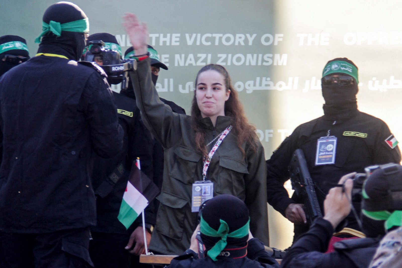 Hamas começa a libertar reféns israelenses nesta quinta; soldada Agam Berger é 1ª a ser solta