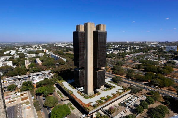 Novo presidente do BC, Galípolo terá de justificar inflação acima da meta
