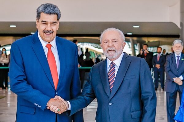 Governo Lula vai mandar embaixadora para posse de Maduro