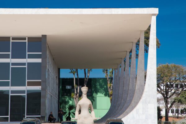 Por que checagem e checadores são de esquerda?