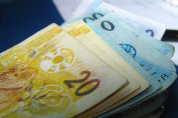 Lula ignora crise fiscal e diz que não quer mais corte de gastos