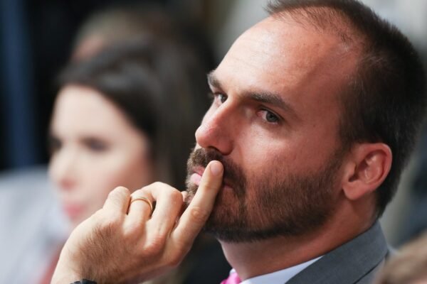 Moraes tem chance real de perder visto nos EUA, diz Eduardo Bolsonaro