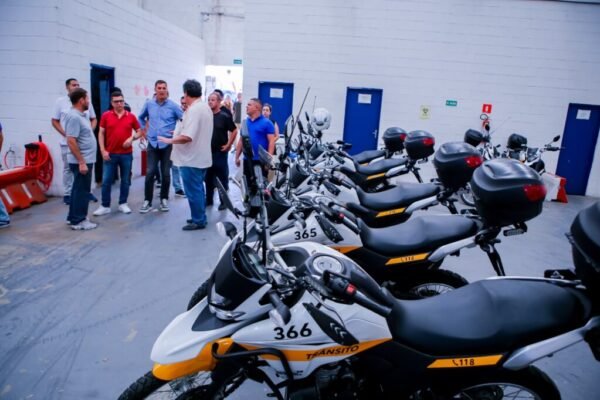 Prefeito Engenheiro Daniel faz visita técnica nas secretarias