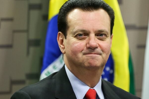 Justiça tenta intimar PSD por calote de R$ 1,5 mi com Manuela D’Ávila