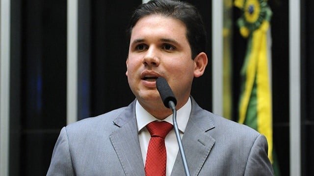 Pouca adesão a ato sobre 8/1 é ‘esvaziamento político’ de Lula, diz Zucco