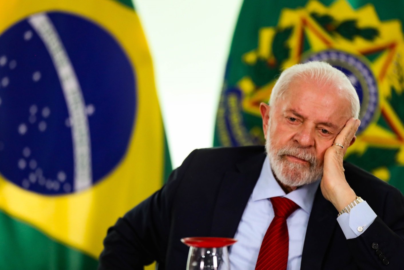 Governo Lula avalia reduzir impostos de importação para baratear alimentos, diz Rui Costa