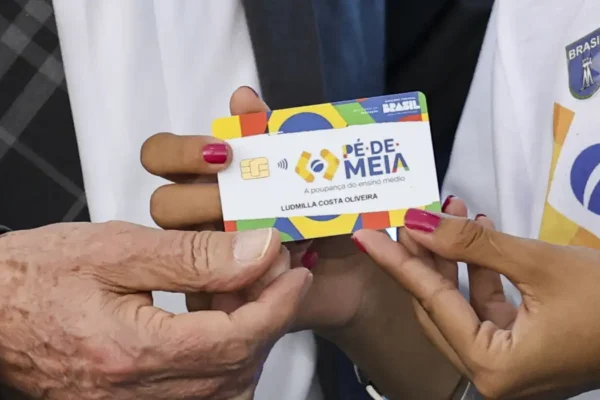 Tribunal de Contas bloqueia R$ 6 bi do programa Pé-de-Meia por irregularidades