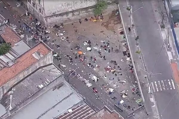 Parlamentares do Psol pedem ao STF destruição de muro na cracolândia