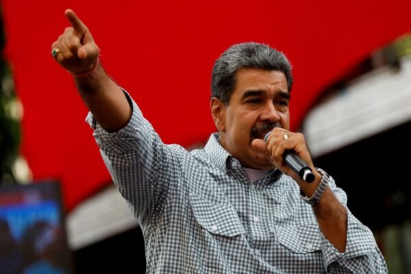 Dívida da Venezuela com o Brasil cresce R$ 240 mi em 5 meses