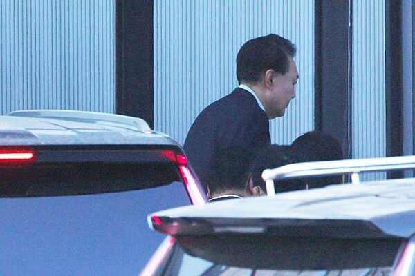 Investigadores pedem extensão da prisão do presidente afastado da Coreia do Sul, Yoon Suk Yeol Investigadores pedem extensão da prisão do presidente afastado da Coreia do Sul, Yoon Suk Yeol