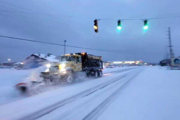 Nevasca rara e histórica se espalha pelo sul dos EUA, deixa 3 mortos, cancela voos e fecha escolas; FOTOS E VÍDEOS