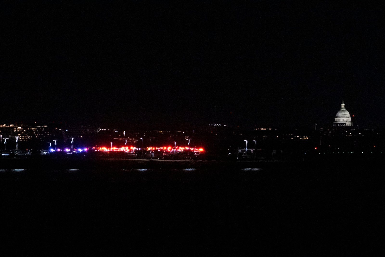Colisão de avião e helicóptero: rota, diálogo com torre, atentado, rio congelado; veja as principais dúvidas sobre a tragédia nos EUA