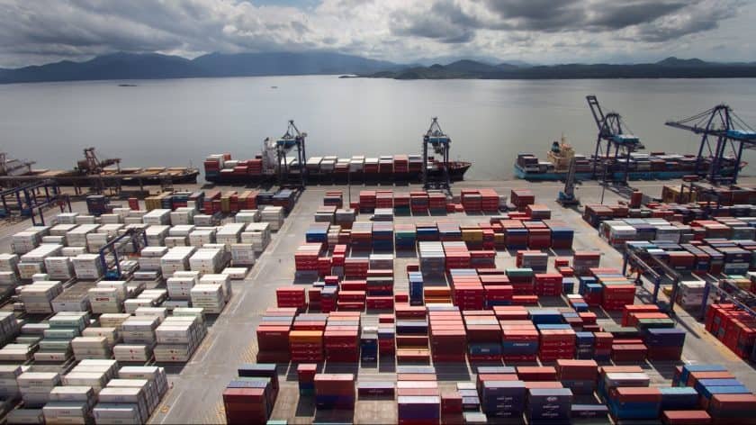 Balança comercial registra queda de 24,6% em 2024