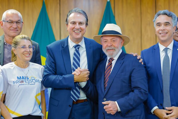 Lula diz que ser professor no Brasil é ‘um risco’