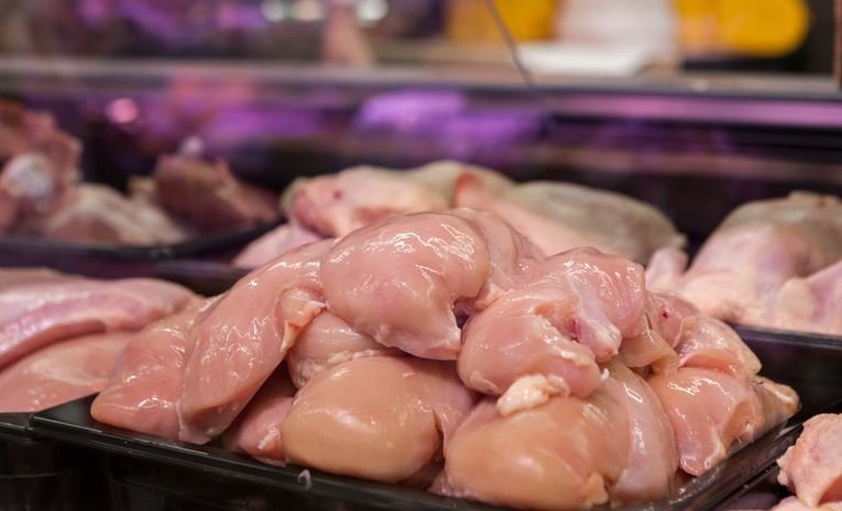 Preço de alimentos em alta no Brasil: carne e café podem subir 20%
