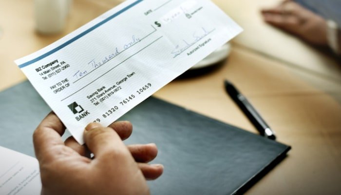 Uso de cheques no Brasil diminui 18% em 2024