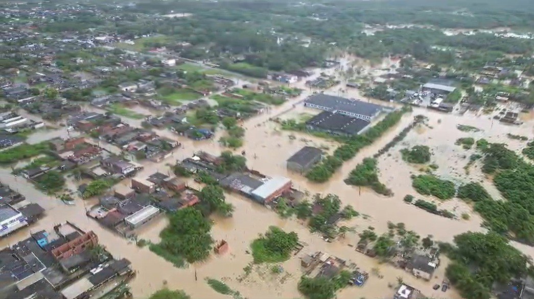 Mais de 200 pessoas continuam desabrigadas em Peruíbe, SP, após temporal e alagamento