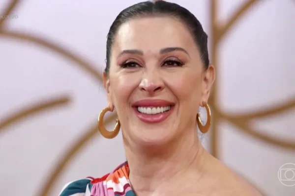 Deputado denuncia Claudia Raia por dar vibrador à filha: ‘Nome disso é pedofilia’