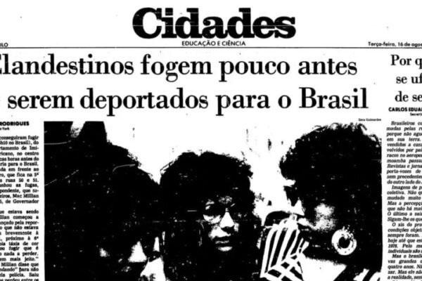 Brasileiros deportados dos EUA usam algemas desde a década de 1980