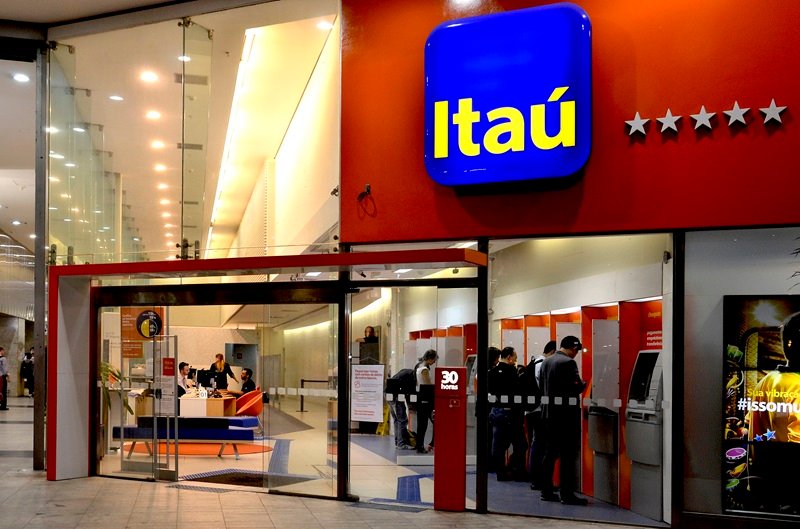 Itaú processa ex-diretor e pede R$ 3,3 milhões em indenização